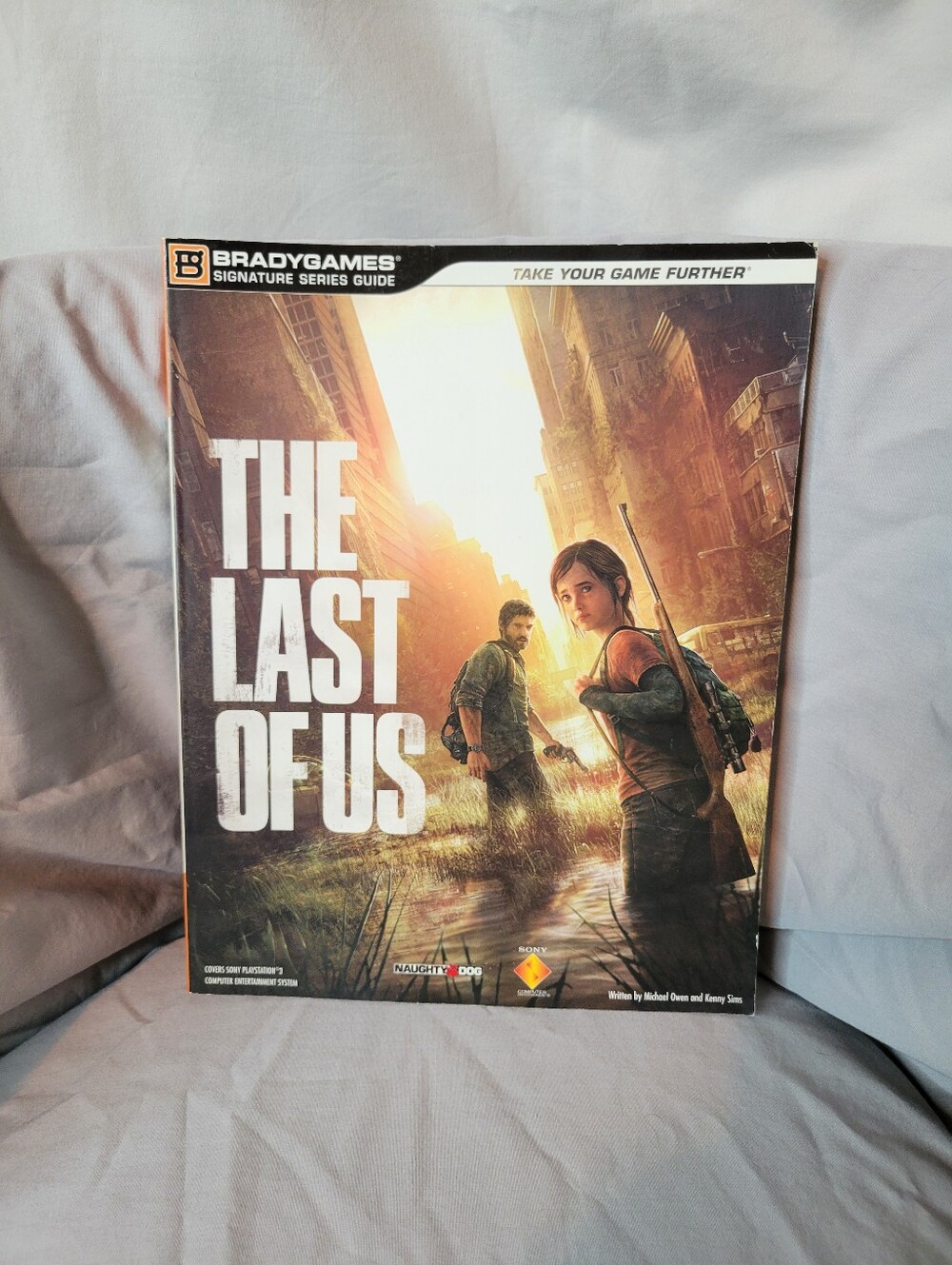 The Last of Us Naughty Dog BradyGames Game Guide Playstation Paperback